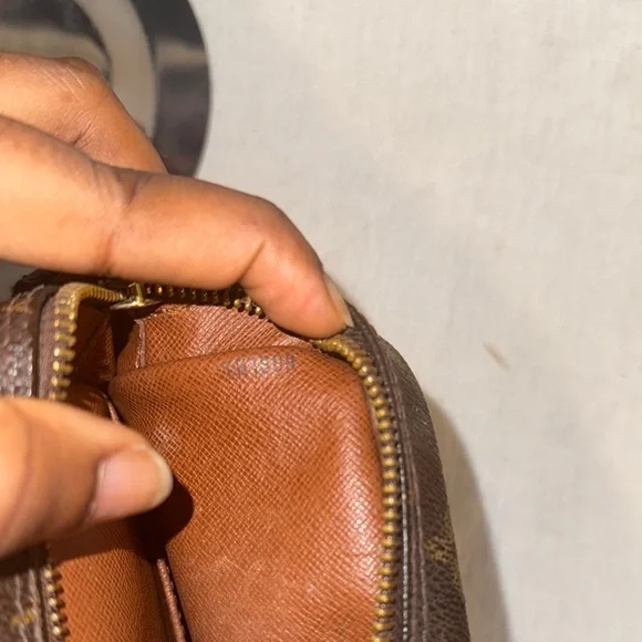 Authentic Louis Vuitton Brown Leather Amazon Bag + Certificate of Authenticity - Picture 11 of 12